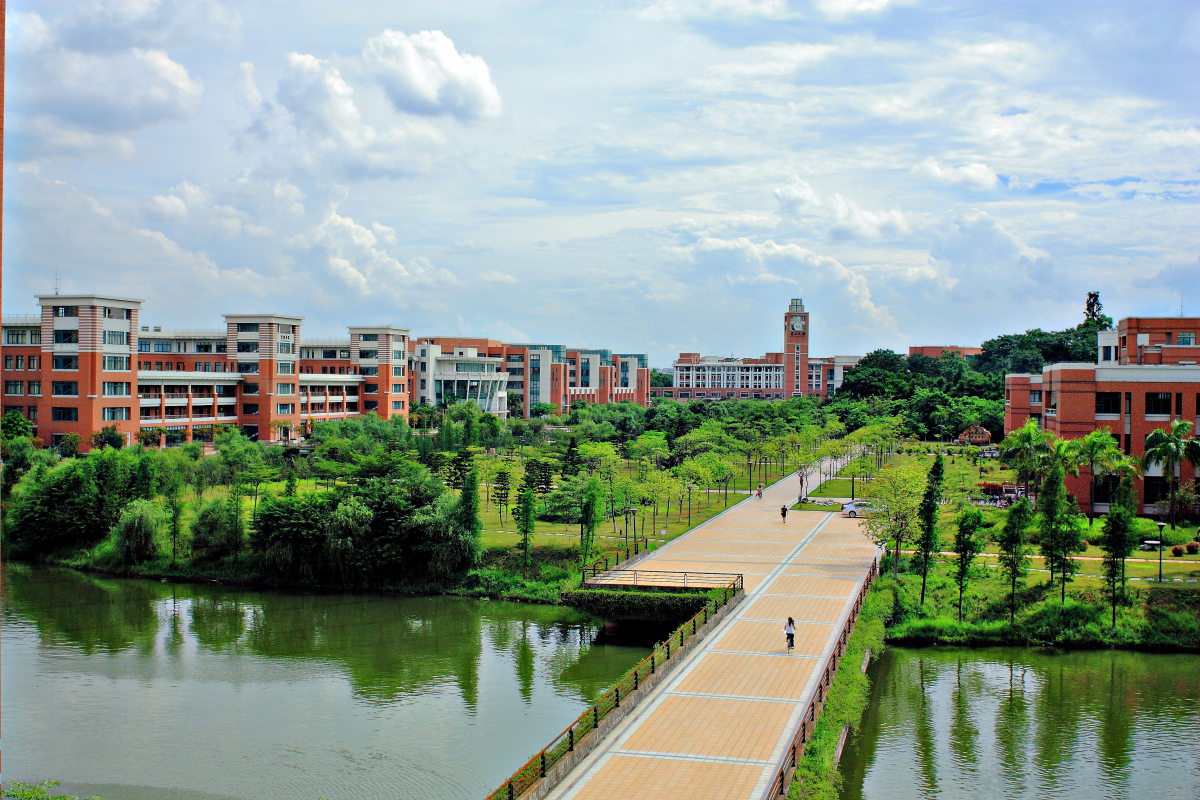 东校园全景